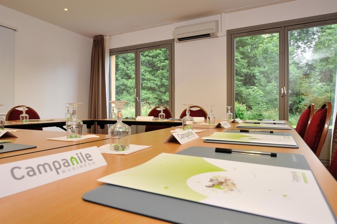 Imagen de los interiores del Hotel Kyriad Sedan. Foto 15