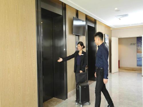 Imagen general del Hotel Kyriad Shenzhen Pingdi Low Carbon City. Foto 4