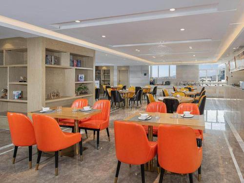 Imagen general del Hotel Kyriad Shenzhen Pingdi Low Carbon City. Foto 6