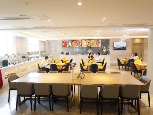 Imagen general del Hotel Kyriad Shenzhen Pingdi Low Carbon City. Foto 7