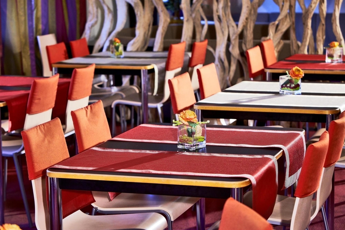 Imagen del bar/restaurante del Hotel Kyriad Strasbourg. Foto 5