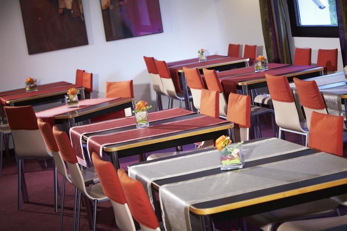 Imagen del bar/restaurante del Hotel Kyriad Strasbourg. Foto 8