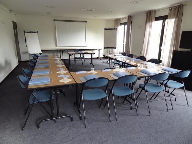 Imagen de los interiores del Hotel Kyriad Tarbes Odos. Foto 7