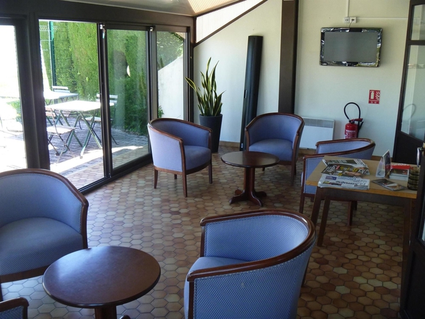 Imagen de los interiores del Hotel Kyriad Tarbes Odos. Foto 8