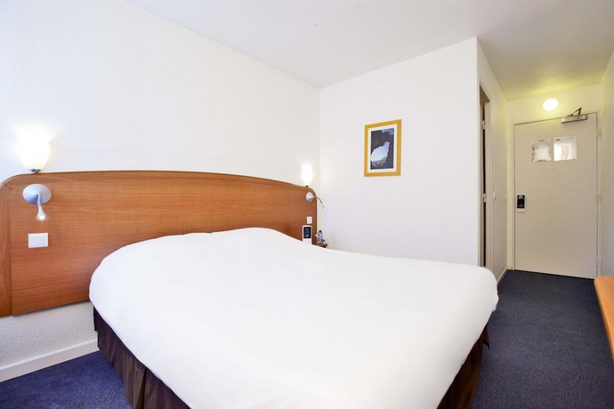 Imagen de la habitación del Hotel Kyriad Toulon - Hyeres - La Garde. Foto 5