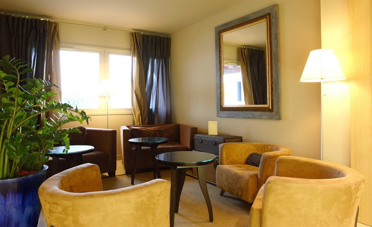 Imagen de los interiores del Hotel Kyriad Toulouse Blagnac Aéroport. Foto 10