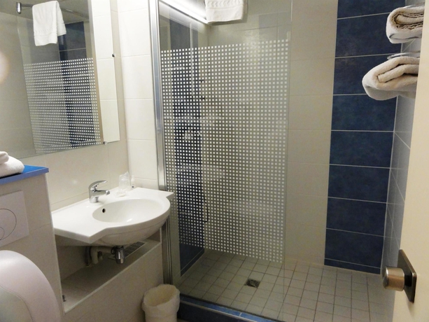 Imagen de la habitación del Hotel Kyriad Toulouse Sud - Roques. Foto 11