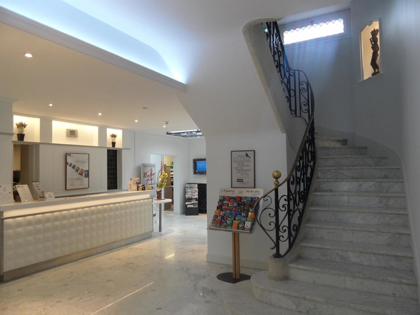 Imagen de los interiores del Hotel Kyriad - Tours Centre. Foto 12