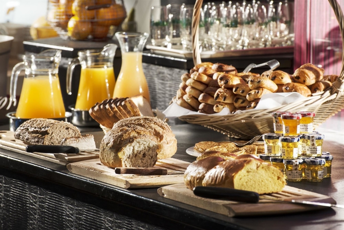 Imagen del bar/restaurante del Hotel Kyriad Tours - Joue Les Tours. Foto 6