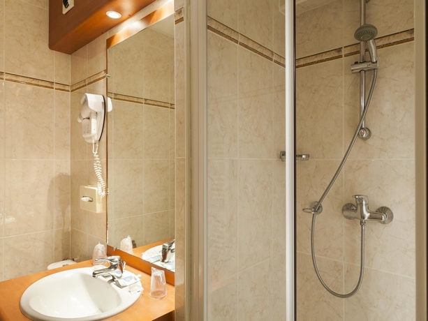 Imagen de la habitación del Hotel Kyriad Tours - Saint Pierre Des Corps Gare. Foto 15