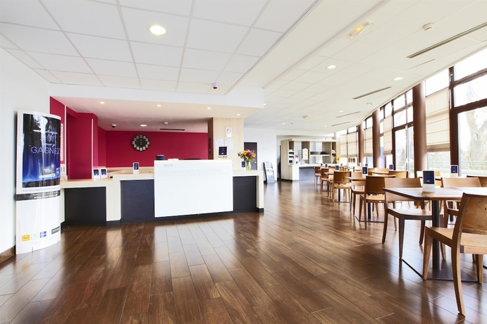 Imagen de los interiores del Hotel Kyriad VIRY CHATILLON. Foto 18