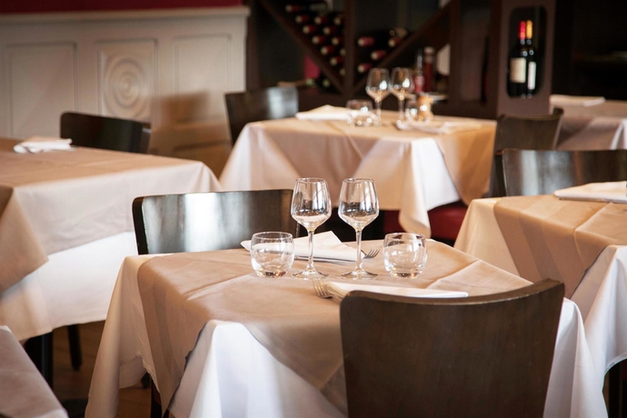 Imagen del bar/restaurante del Hotel Kyriad Vannes Centre-ville. Foto 9