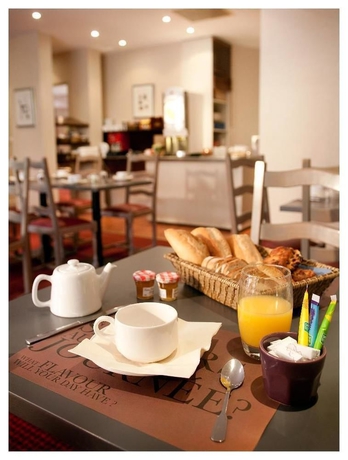 Imagen del bar/restaurante del Hotel Kyriad Villefranche Sur Saone. Foto 8