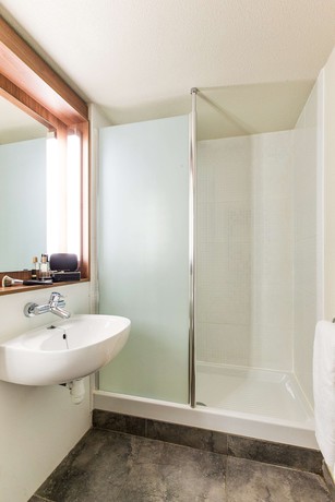 Imagen de la habitación del Hotel Kyriad Villeneuve Saint Georges. Foto 18