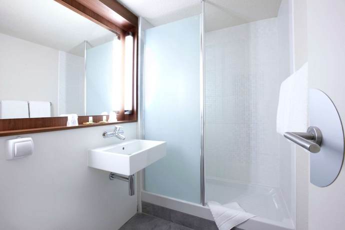 Imagen de la habitación del Hotel Kyriad Villeneuve Saint Georges. Foto 19