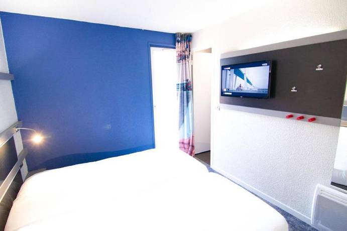 Imagen de la habitación del Hotel Kyriad direct Trappes. Foto 6