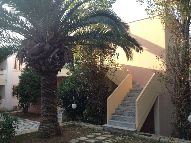 Imagen de los exteriores del Hotel Kyriaki. Foto 11