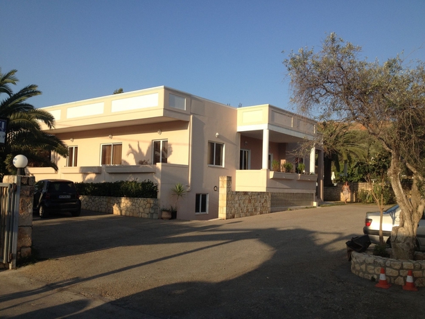 Imagen de los exteriores del Hotel Kyriaki. Foto 14