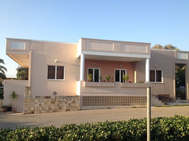 Imagen de los exteriores del Hotel Kyriaki. Foto 16