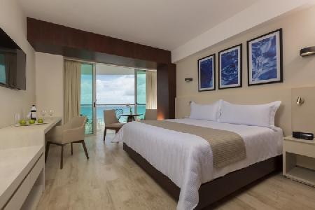 Imagen de la habitación del Hotel Kyrstal Grand Cancun. Foto 8