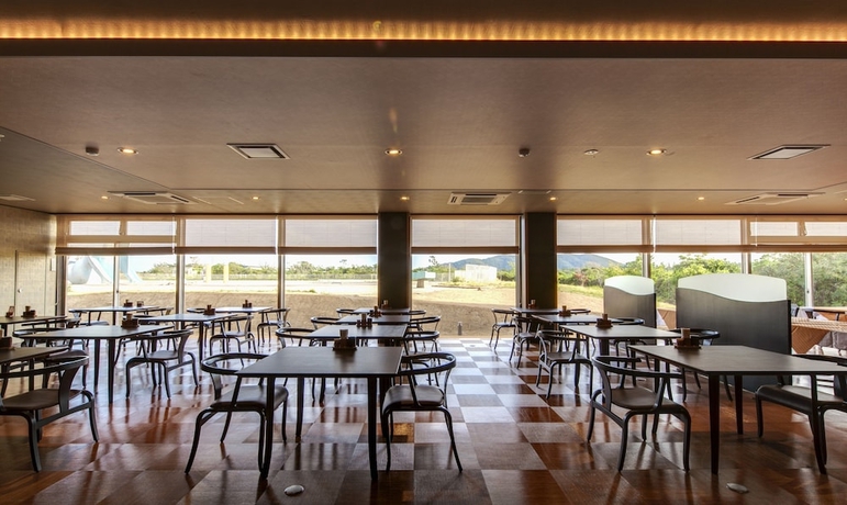 Imagen del bar/restaurante del Hotel Kyukamura Irago. Foto 2