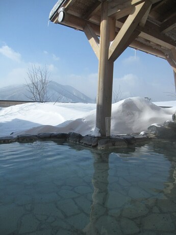 Imagen de la piscina del Hotel Kyukamura Iwate-Amiharionsen. Foto 20
