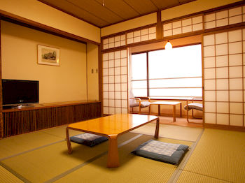 Imagen de los interiores del Hotel Kyukamura Kisyu-kada. Foto 14