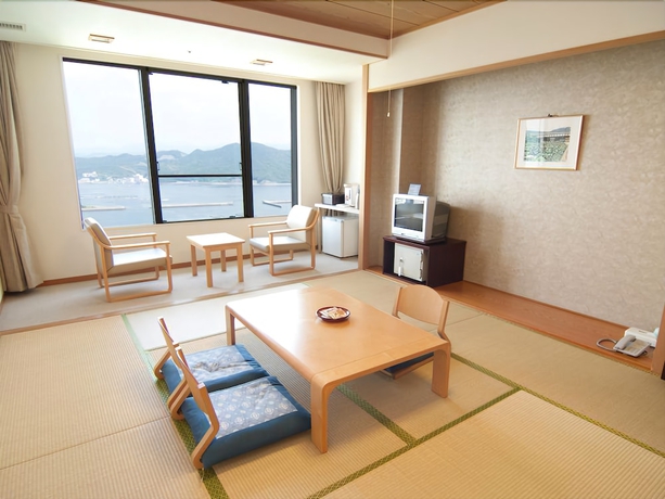 Imagen de la habitación del Hotel Kyukamura Minami-Awaji. Foto 11