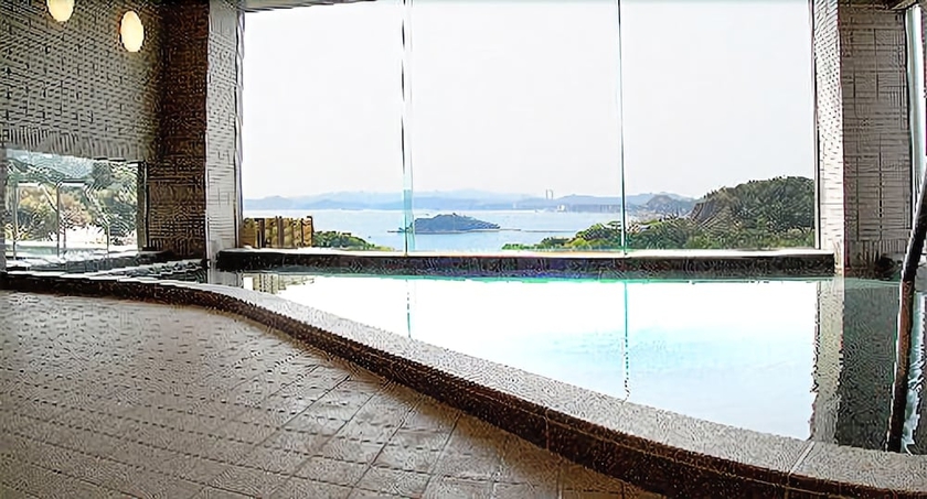 Imagen de la piscina del Hotel Kyukamura Minami-Awaji. Foto 16