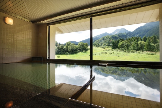 Imagen de la piscina del Hotel Kyukamura Myoko. Foto 16