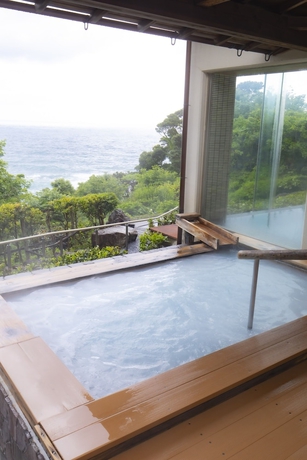 Imagen de la habitación del Hotel Kyukamura Nanki-Katsuura. Foto 16