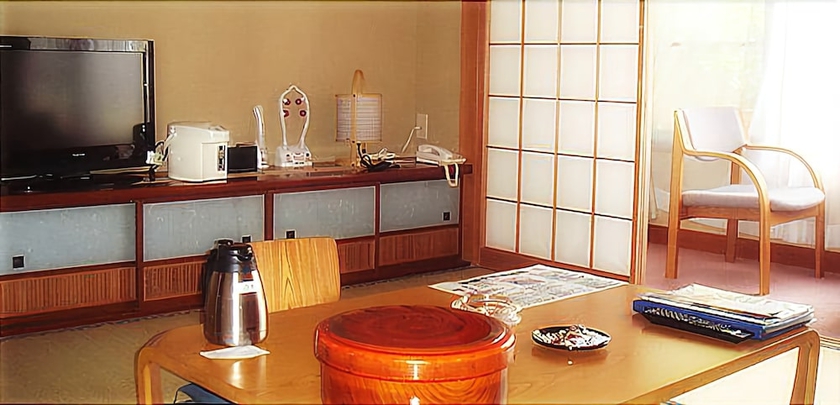Imagen de la habitación del Hotel Kyukamura Noto-Chirihama. Foto 12