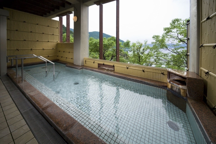 Imagen de la piscina del Hotel Kyukamura Ohmi-Hachiman. Foto 16