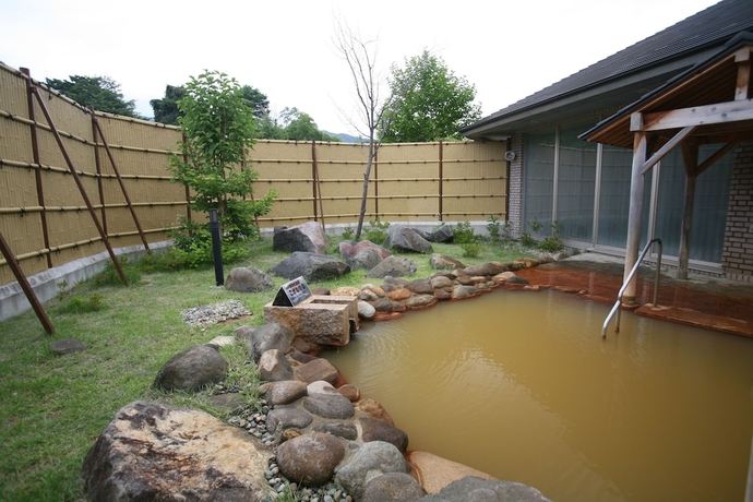 Imagen de la piscina del Hotel Kyukamura Ura-Bandai. Foto 15