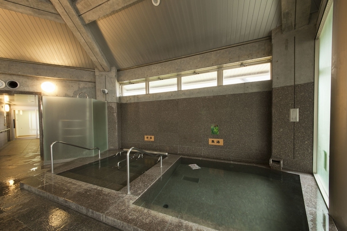 Imagen de la piscina del Hotel Kyukamura Ura-Bandai. Foto 18