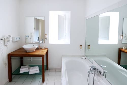 Imagen de la habitación del Hotel L' Abbaye H&ocirc;tel. Foto 3
