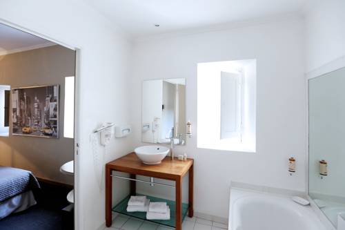 Imagen de la habitación del Hotel L' Abbaye H&ocirc;tel. Foto 16