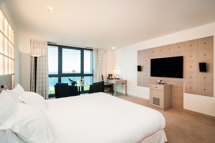 Imagen de la habitación del Hotel L' Agapa Spa. Foto 13