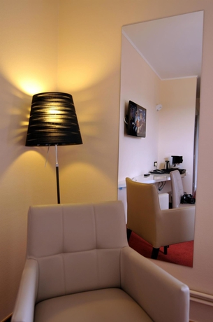 Imagen de la habitación del Hotel L' Amandier. Foto 11