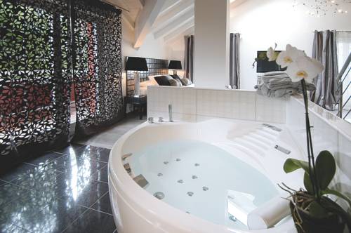 Imagen de la habitación del Hotel L' Auberge De Maison Rouge. Foto 6
