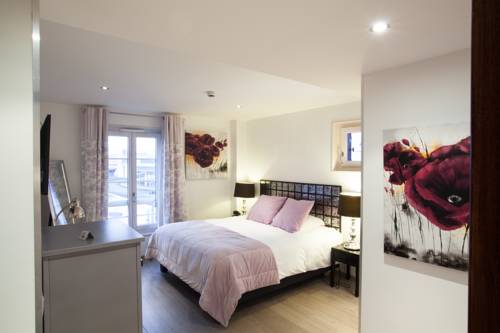 Imagen de la habitación del Hotel L' Auberge De Maison Rouge. Foto 8
