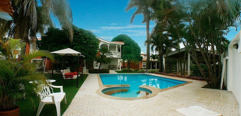 Imagen de la piscina del Hotel L Aurora Boutique. Foto 20