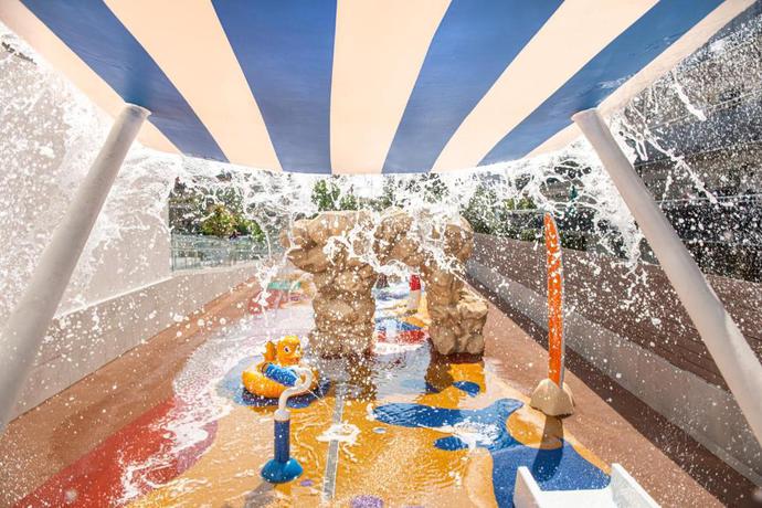 Imagen general del Hotel L Azure. Foto 2