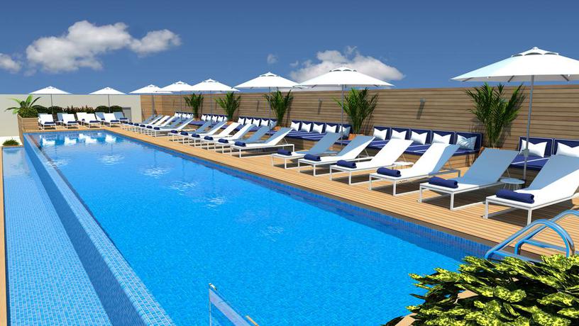 Imagen de la piscina del Hotel L Azure. Foto 21