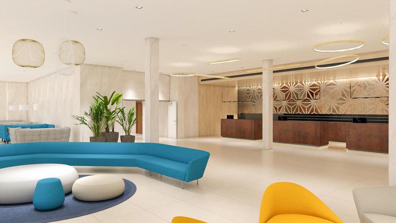 Imagen de los interiores del Hotel L Azure. Foto 19