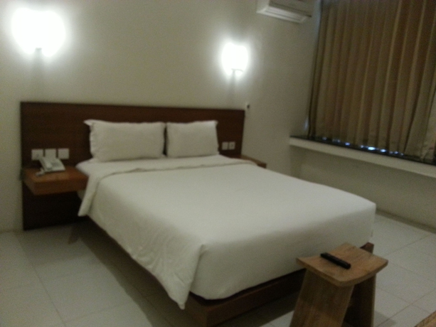 Imagen de la habitación del Hotel L Bajo. Foto 3