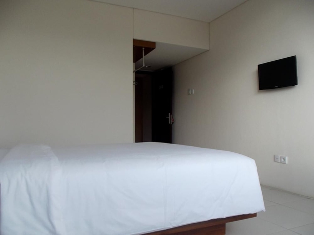 Imagen de la habitación del Hotel L Bajo. Foto 9
