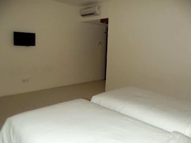 Imagen de la habitación del Hotel L Bajo. Foto 12