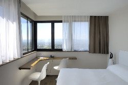 Imagen de la habitación del Hotel L Ermitage. Foto 8