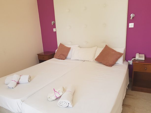Imagen de la habitación del Hotel L\' Eros. Foto 8